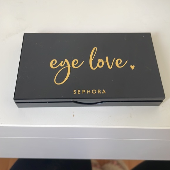 Sephora eyeshadow - Picture 2 of 2